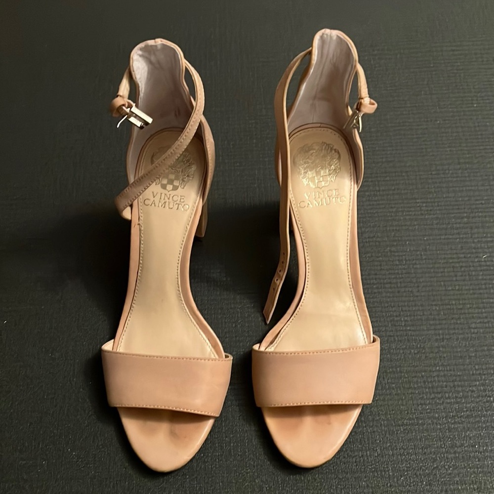 Vince camuto nude heels